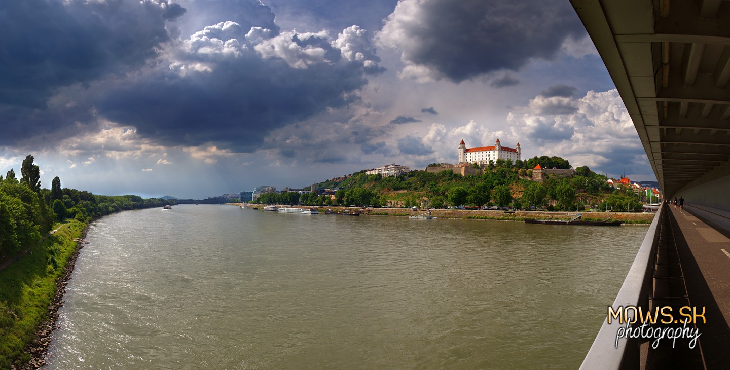 Bratislavský hrad z Mosta SNP
