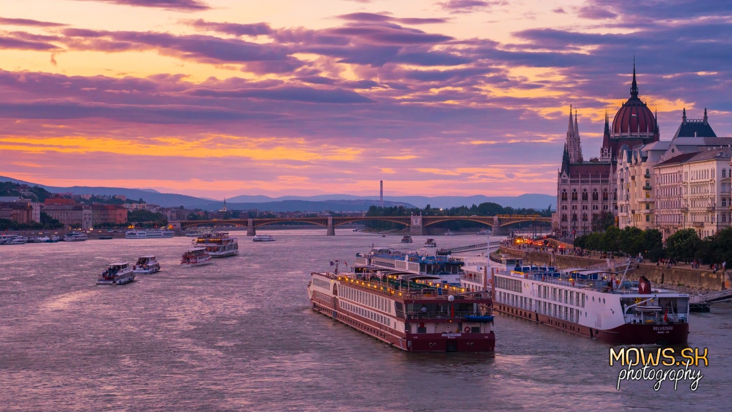Večerná plavba na Dunaji
