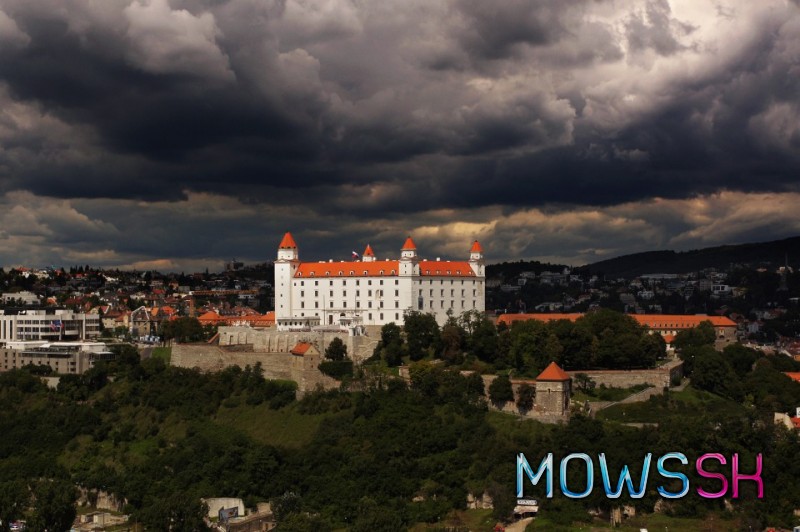 Bratislavský hrad z UFA
