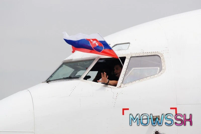 Pilot Vratko Rohoň v lietadle