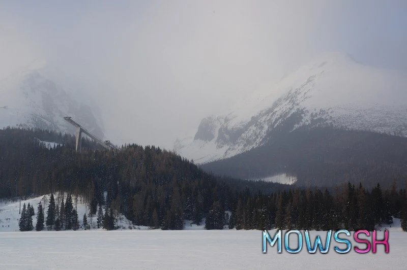 Zamrznuté Štrbské Pleso