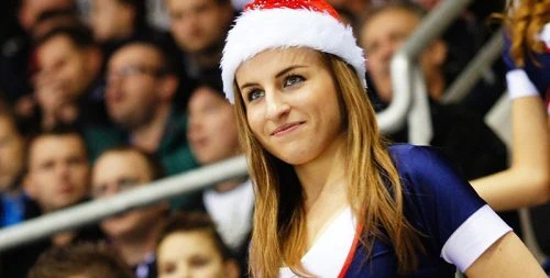 Angels Cheerleaders a hokejové momentky Slovan Bratislava cez objektív