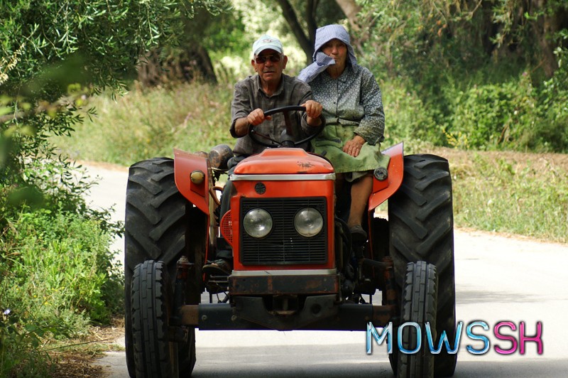 Traktor s farmármi