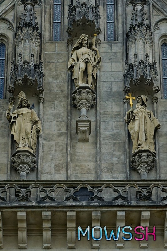 Sochy na Olomouckej katedrále sv. Václava