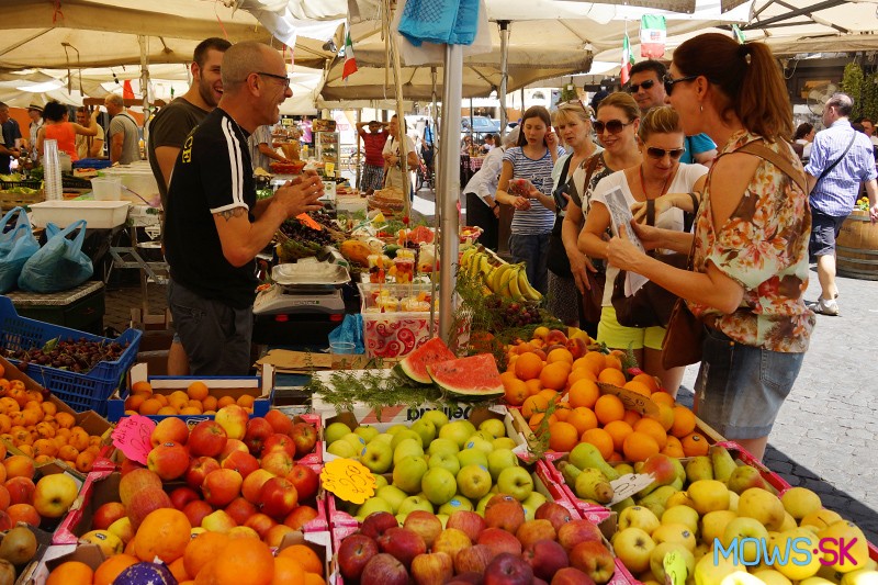 Trhovisko ovocia a zeleniny na Campo de Fiori