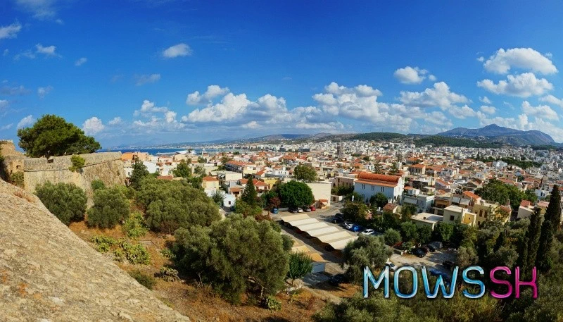 Panoráma na mesto Rethymno z pevnosti