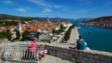 Chorvátsko: Trogir s historickým mini-mestom na ostrove