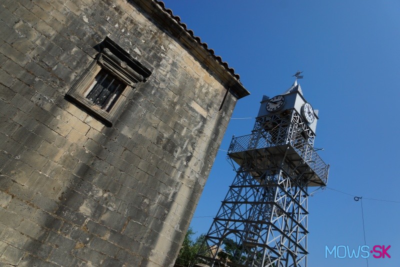 Železné veže s hodinami na Lefkade