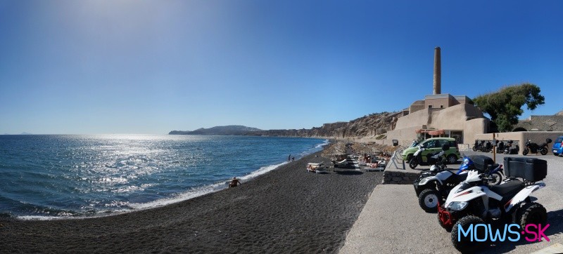 Akrotiri beach